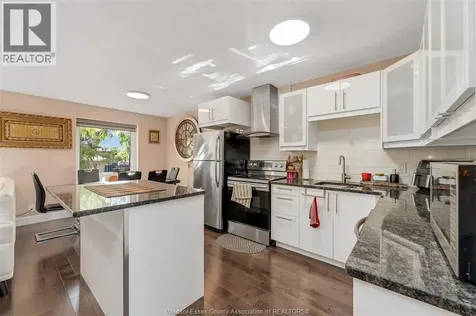 9978 Forest Glade Court Windsor ON N8R 2B9