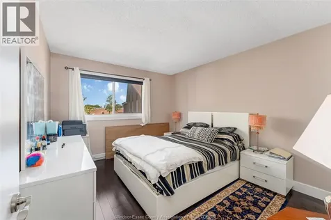 9978 Forest Glade Court Windsor ON N8R 2B9