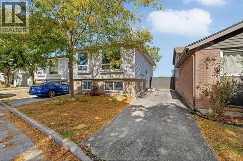 9978 Forest Glade Court Windsor ON N8R 2B9