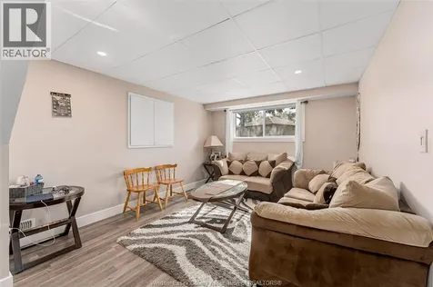 9978 Forest Glade Court Windsor ON N8R 2B9