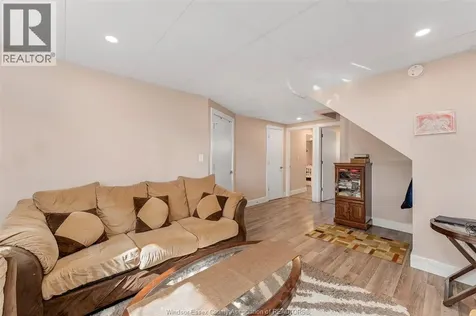 9978 Forest Glade Court Windsor ON N8R 2B9