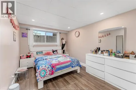 9978 Forest Glade Court Windsor ON N8R 2B9