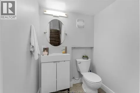 9978 Forest Glade Court Windsor ON N8R 2B9