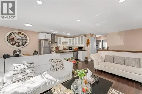 9978 Forest Glade Court Windsor ON N8R 2B9
