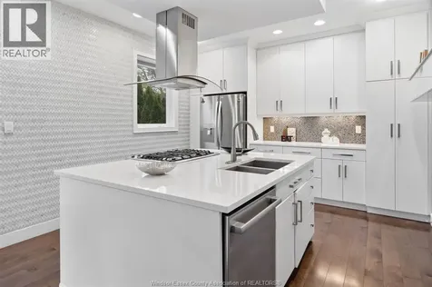 1335 Maple Lasalle ON N9J 0B3
