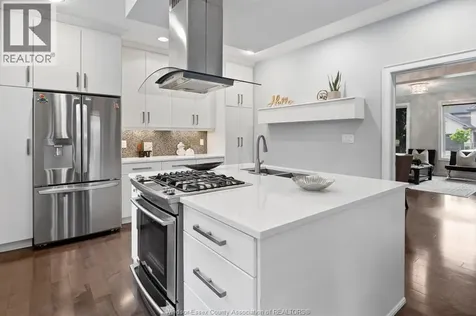 1335 Maple Lasalle ON N9J 0B3