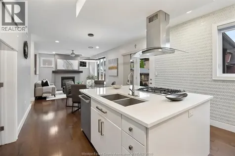 1335 Maple Lasalle ON N9J 0B3