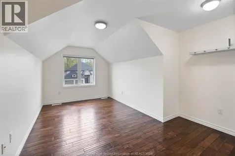 1335 Maple Lasalle ON N9J 0B3