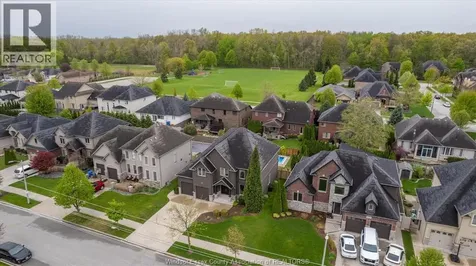 1335 Maple Lasalle ON N9J 0B3