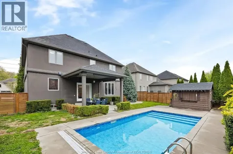 1335 Maple Lasalle ON N9J 0B3