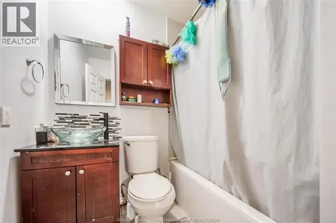 961 Curry Avenue Windsor ON N9B 2C4