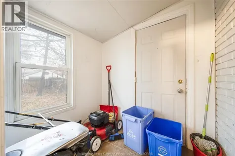 961 Curry Avenue Windsor ON N9B 2C4