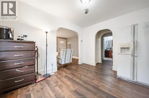 961 Curry Avenue Windsor ON N9B 2C4