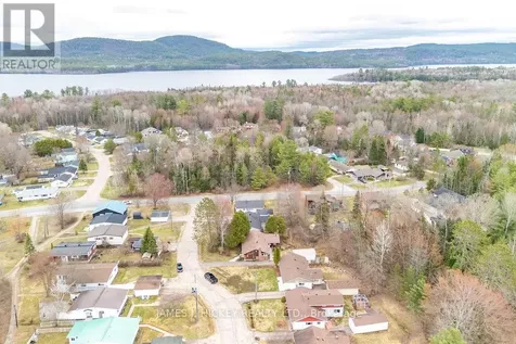 96 Glendale Avenue Deep River ON K0J 1P0