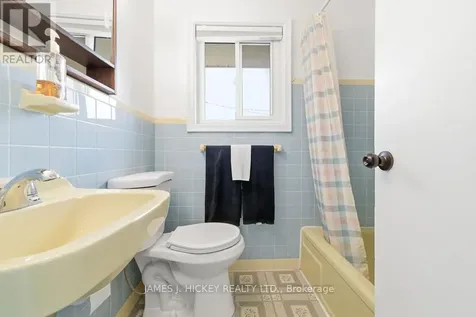 51 Frontenac Crescent Deep River ON K0J 1P0