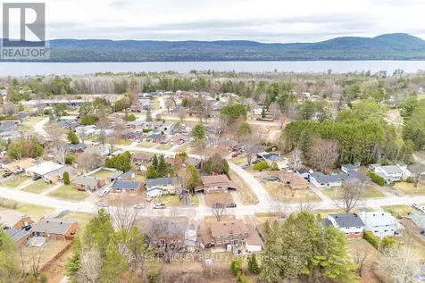 51 Frontenac Crescent Deep River ON K0J 1P0