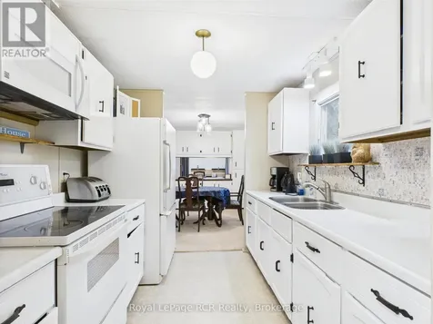 112 Huron Road Huron-kinloss ON N2Z 2X3