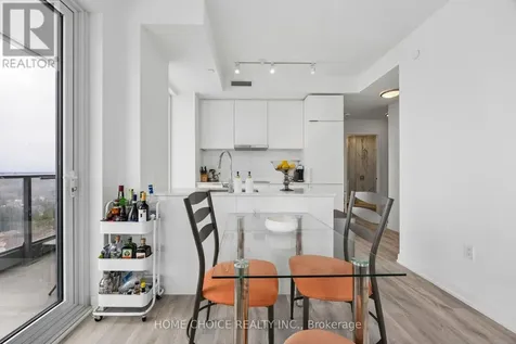 7 Golden Lion Heights Toronto (newtonbrook East) ON M2M 0C1