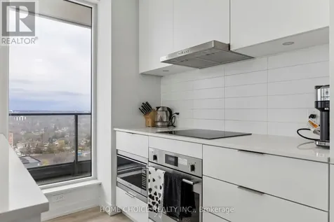 7 Golden Lion Heights Toronto (newtonbrook East) ON M2M 0C1