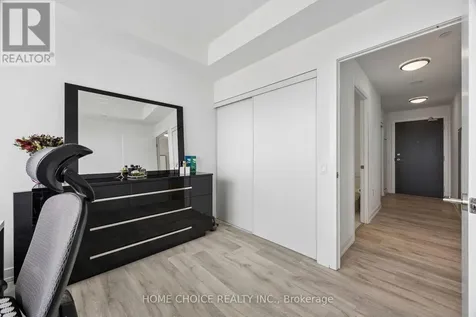 7 Golden Lion Heights Toronto (newtonbrook East) ON M2M 0C1
