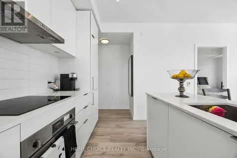 7 Golden Lion Heights Toronto (newtonbrook East) ON M2M 0C1