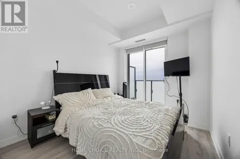 7 Golden Lion Heights Toronto (newtonbrook East) ON M2M 0C1