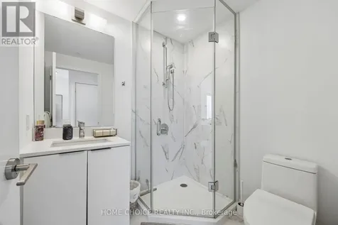 7 Golden Lion Heights Toronto (newtonbrook East) ON M2M 0C1
