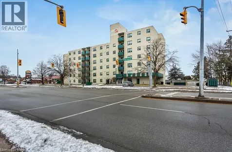 421 Fairview Drive Brantford ON N3R 7M3