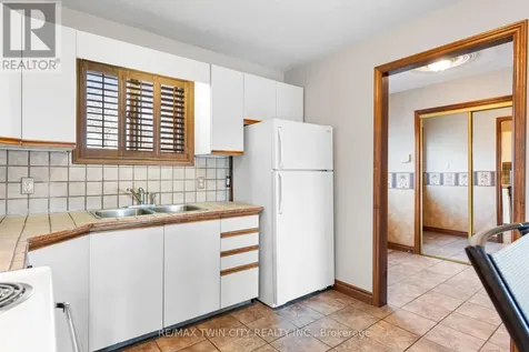 10 Glebe Street East Cambridge ON N1S 2P1