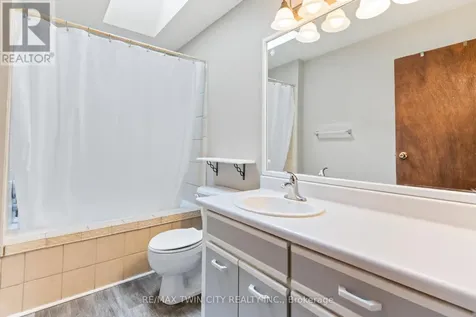 10 Glebe Street East Cambridge ON N1S 2P1