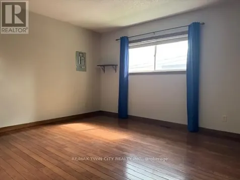 10 Glebe Street East Cambridge ON N1S 2P1