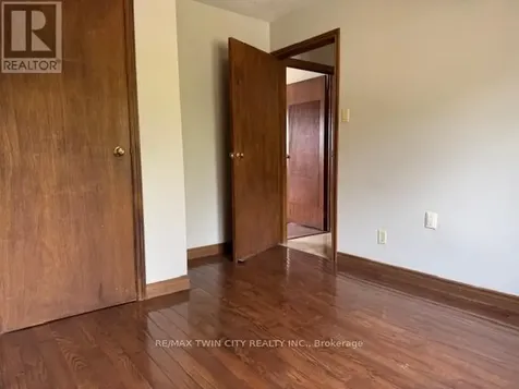 10 Glebe Street East Cambridge ON N1S 2P1