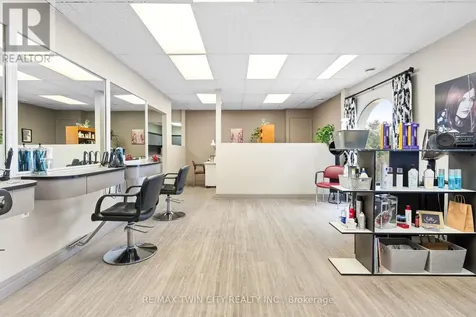 10 Glebe Street East Cambridge ON N1S 2P1