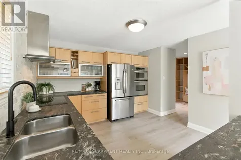 115 Pioneer Lane Blue Mountains ON L9Y 0M6