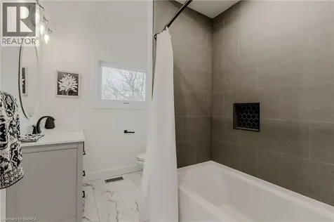 37 Barnes Avenue Brantford ON N3R 4Y9