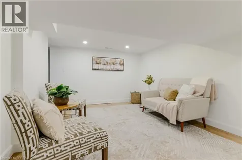 37 Barnes Avenue Brantford ON N3R 4Y9