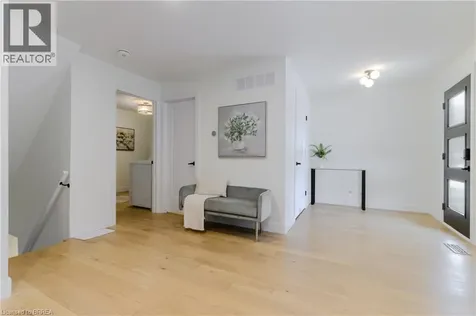 37 Barnes Avenue Brantford ON N3R 4Y9