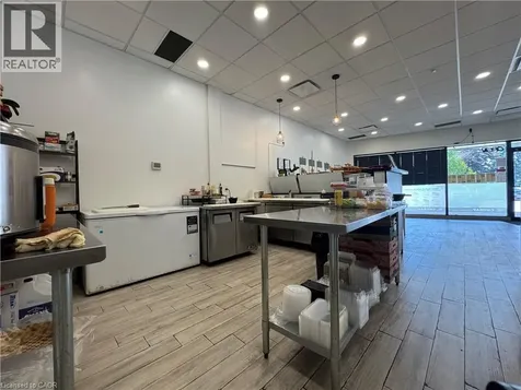 1050 Paramount Drive Stoney Creek ON L8J 1P8