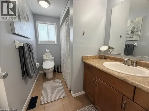 15 Gees Way Cambridge ON N3C 4M5
