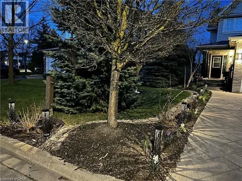 15 Gees Way Cambridge ON N3C 4M5