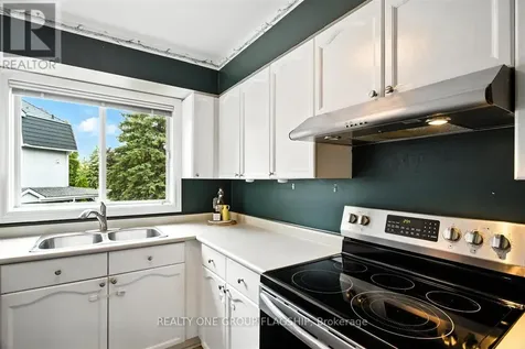 24 Laguna Parkway Ramara ON L0K 1B0