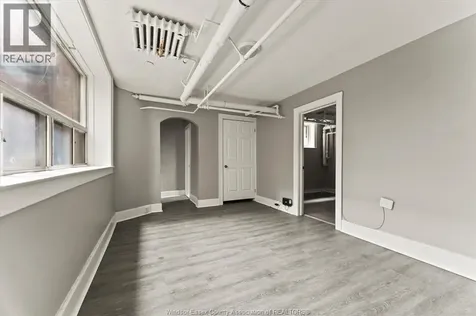 581 Cataraqui Street Windsor ON N9A 3P2