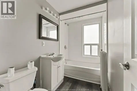 581 Cataraqui Street Windsor ON N9A 3P2
