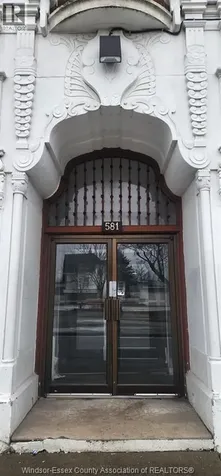 581 Cataraqui Street Windsor ON N9A 3P2