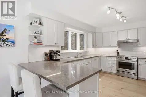 98 Moore Crescent Blue Mountains ON N0H 2P0