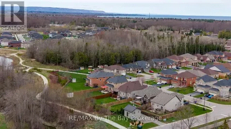 5 Falvo Street Wasaga Beach ON L9Z 1J6