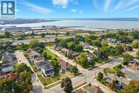 684 Beach Boulevard Hamilton ON L8H 6Y4