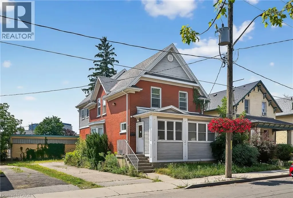 43 Dupont Street East Waterloo ON N2J 2G8