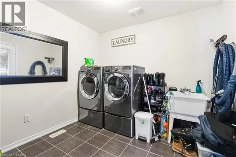 14 Turnbull Drive Brantford ON N3T 0K4