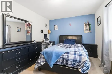 14 Turnbull Drive Brantford ON N3T 0K4